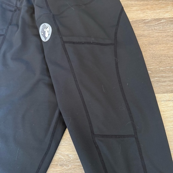 “SOLD” Buc-ee’s Women’s Black Athletic Capri Yoga Pants Leggings Size Large - Picture 5 of 6